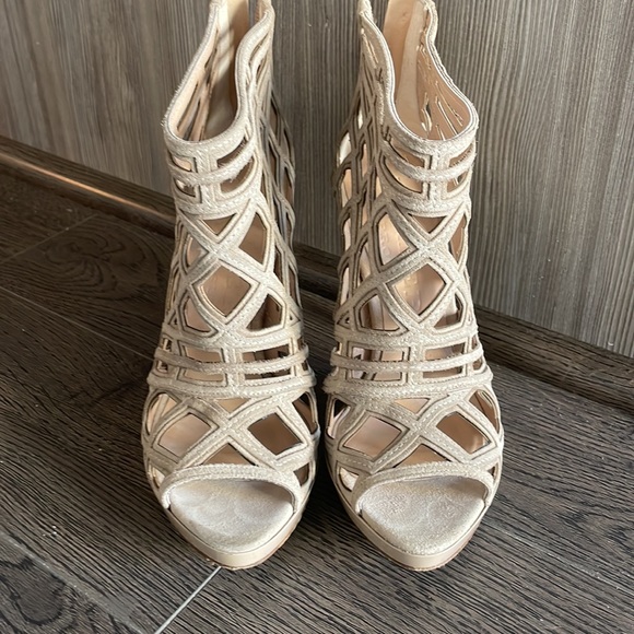 Burberry Prosum Caged Heel - Picture 2 of 8